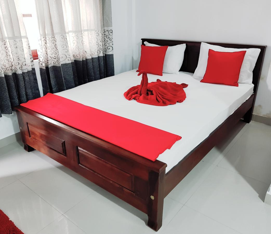 Oasis Beach Hotel Negombo Dış mekan fotoğraf